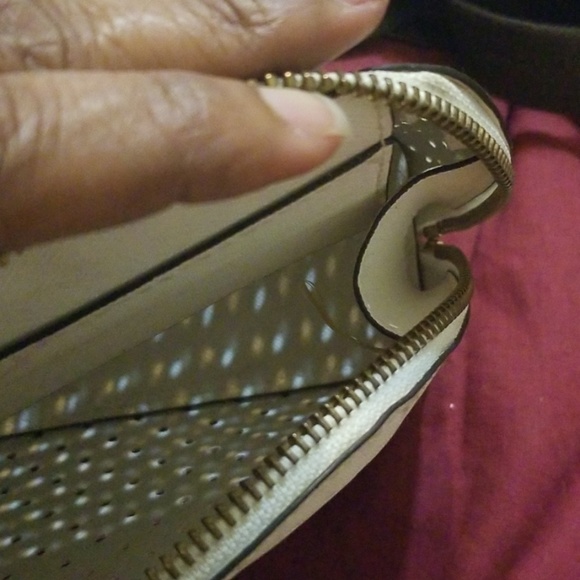 Michael Kors - Picture 2 of 2